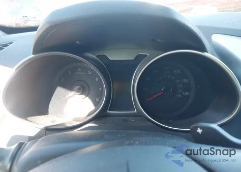 2012 Hyundai Veloster Base W/Red/Black z USA, uszkodzony, nr VIN KMHTC6AD7CU063159